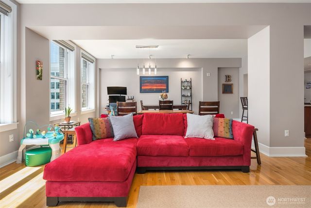 $699,000 | 1500 4th Avenue, Unit 804, Seattle, WA 98101