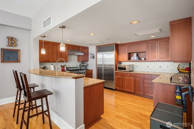 $699,000 | 1500 4th Avenue, Unit 804, Seattle, WA 98101