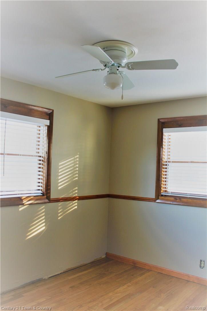 1050 Porter Road White Lake, MI 48383 - Photo 11 of 14 IMG_1375.JPG