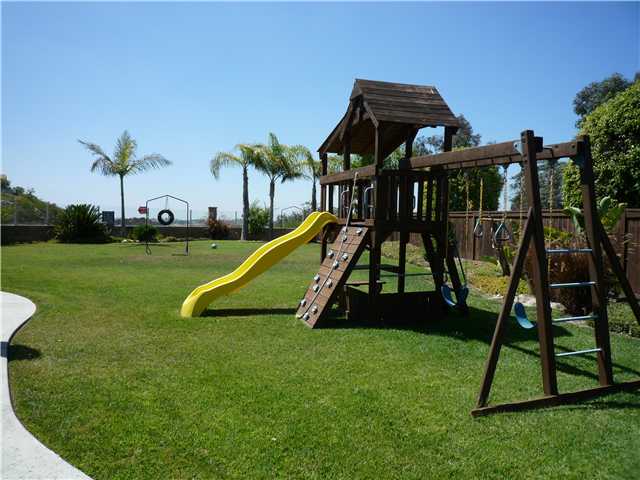 3832 Stoneridge Road Carlsbad, CA 92010 - Photo 15 of 19 Gallery Image 15