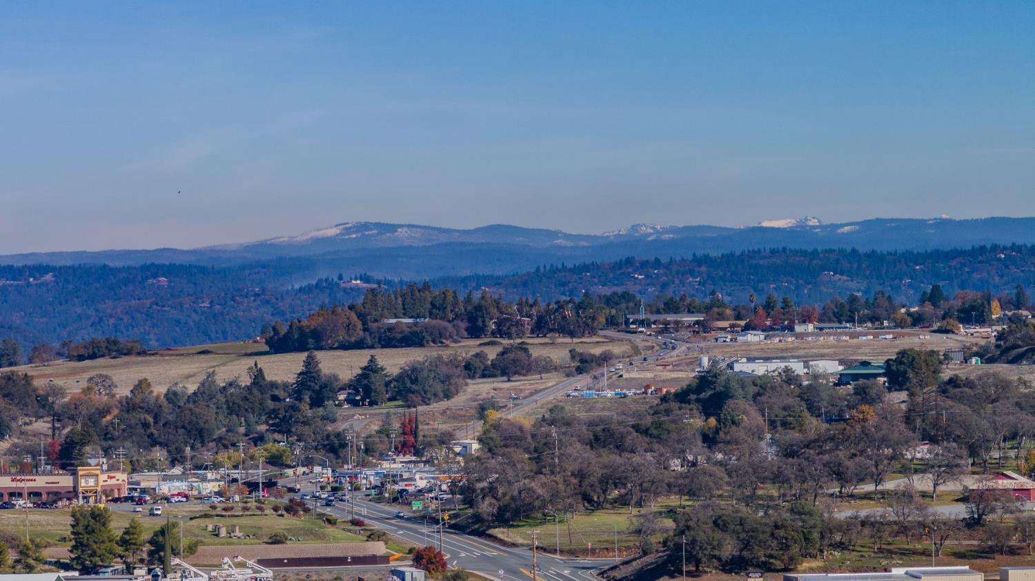 11151 Ridge Road Sutter Creek, CA 95685 - Photo 53 of 61 a view of a houses with a yard and mountain view