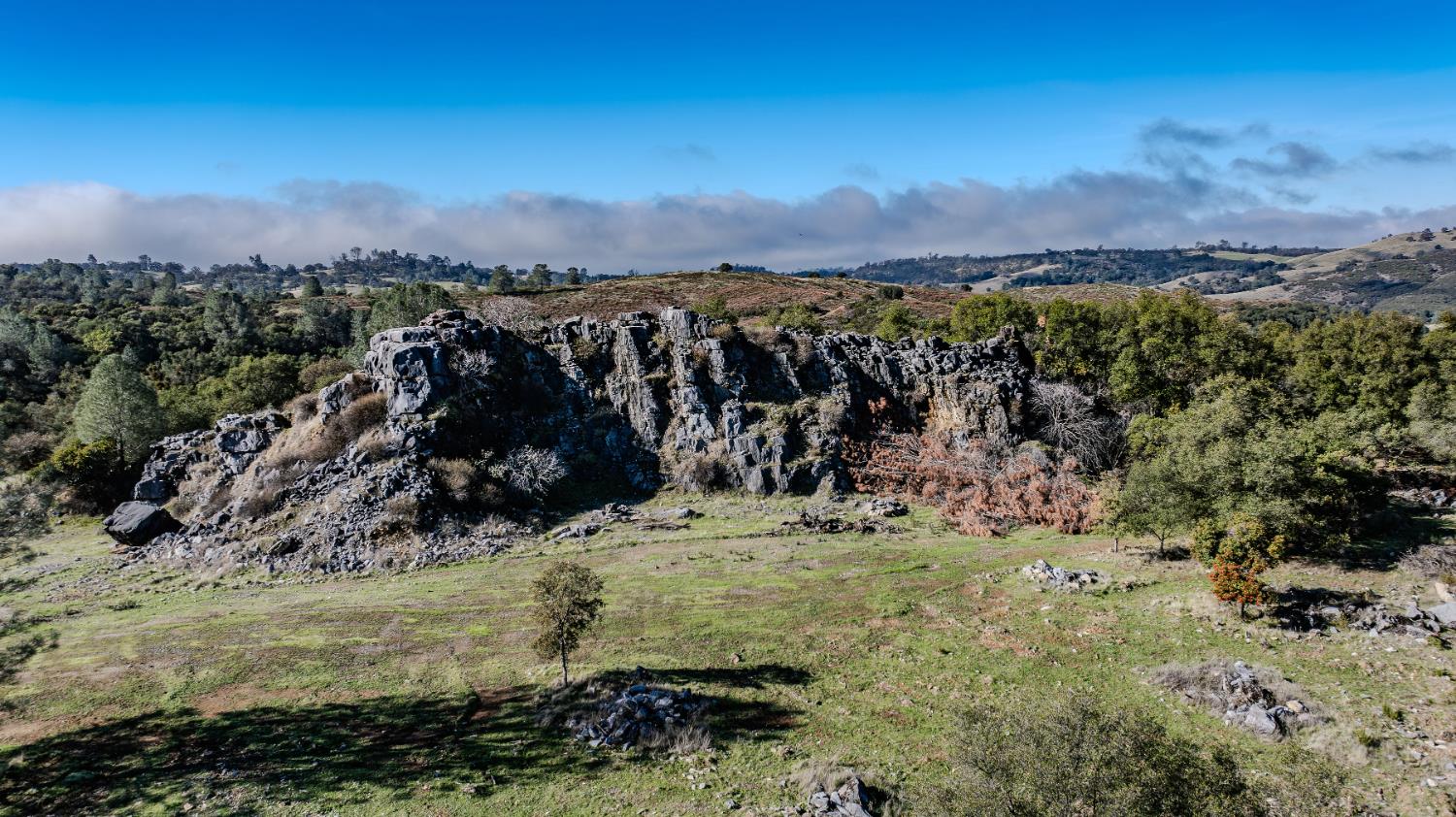 11151 Ridge Road Sutter Creek, CA 95685 - Photo 10 of 61 a view of a yard with mountain view