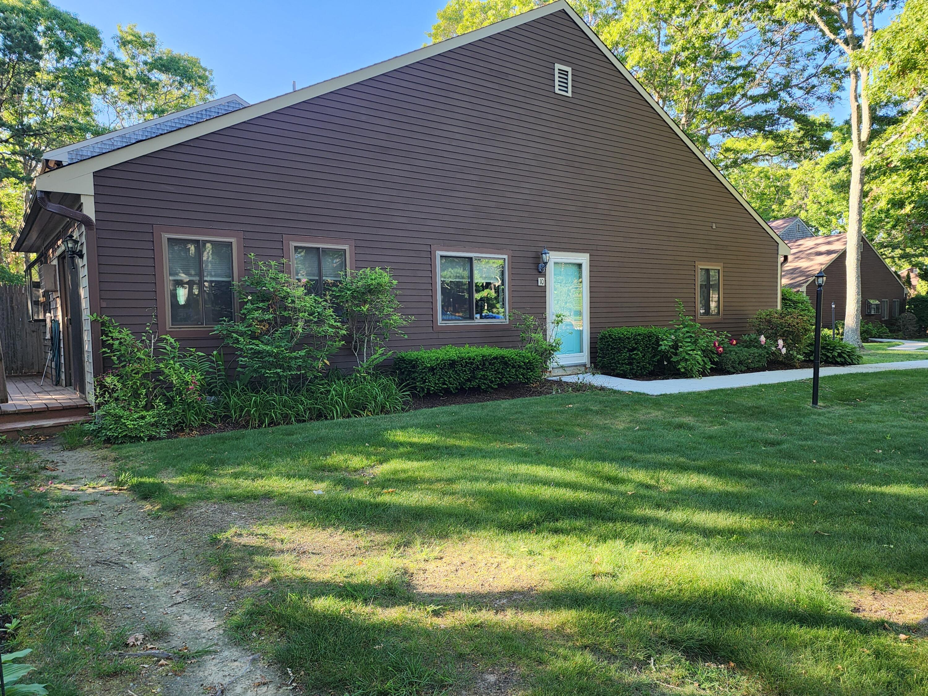 10 Round House Road, Unit 10 Buzzards Bay, MA 02532 - Photo 1 of 7 front view
