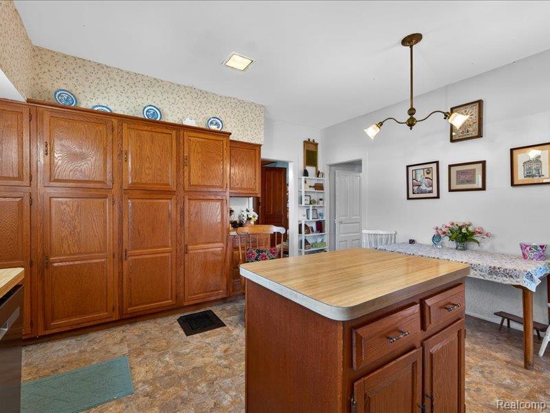403 Lake Street Howell, MI 48843 - Photo 18 of 71