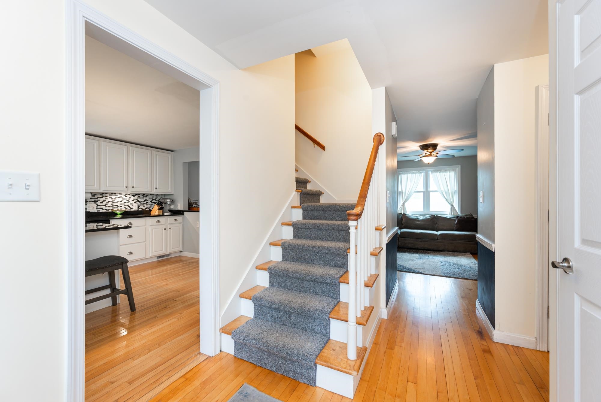 244 Hillhaven Road Manchester, NH 03104 - Photo 14 of 35