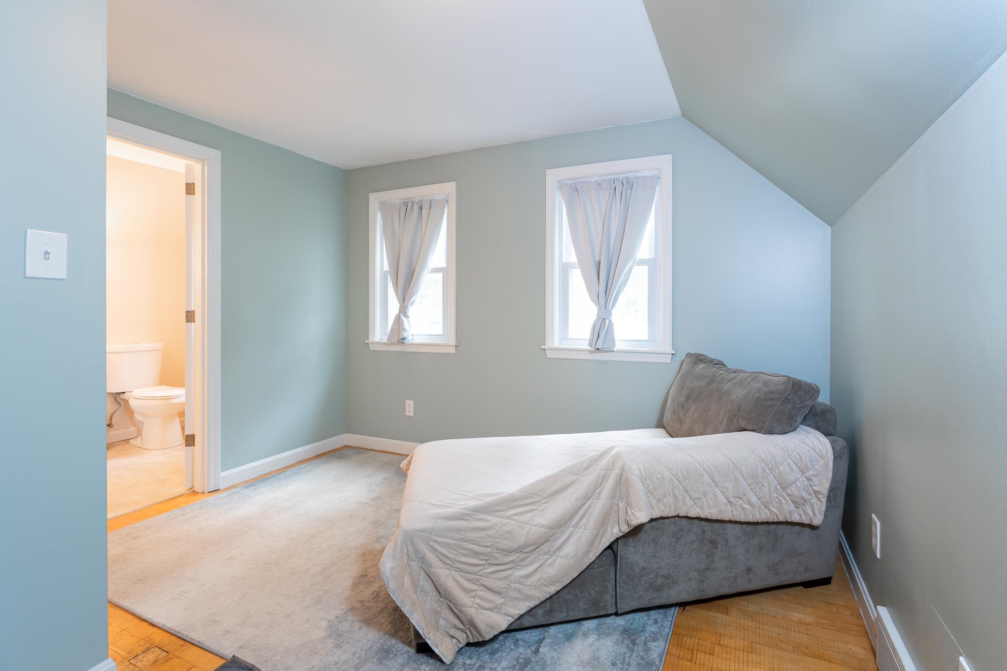 244 Hillhaven Road Manchester, NH 03104 - Photo 15 of 35