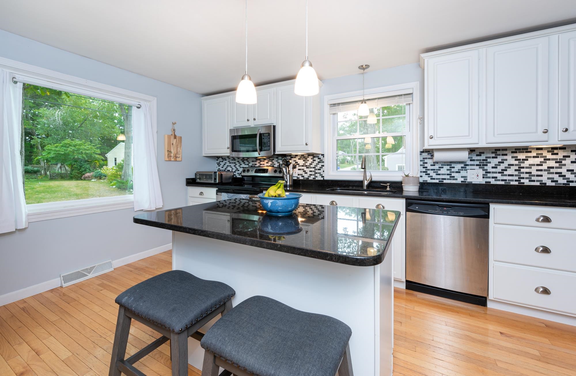 244 Hillhaven Road Manchester, NH 03104 - Photo 32 of 35