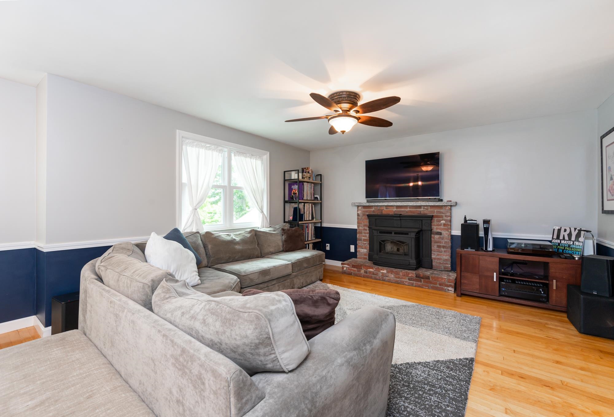 244 Hillhaven Road Manchester, NH 03104 - Photo 5 of 35