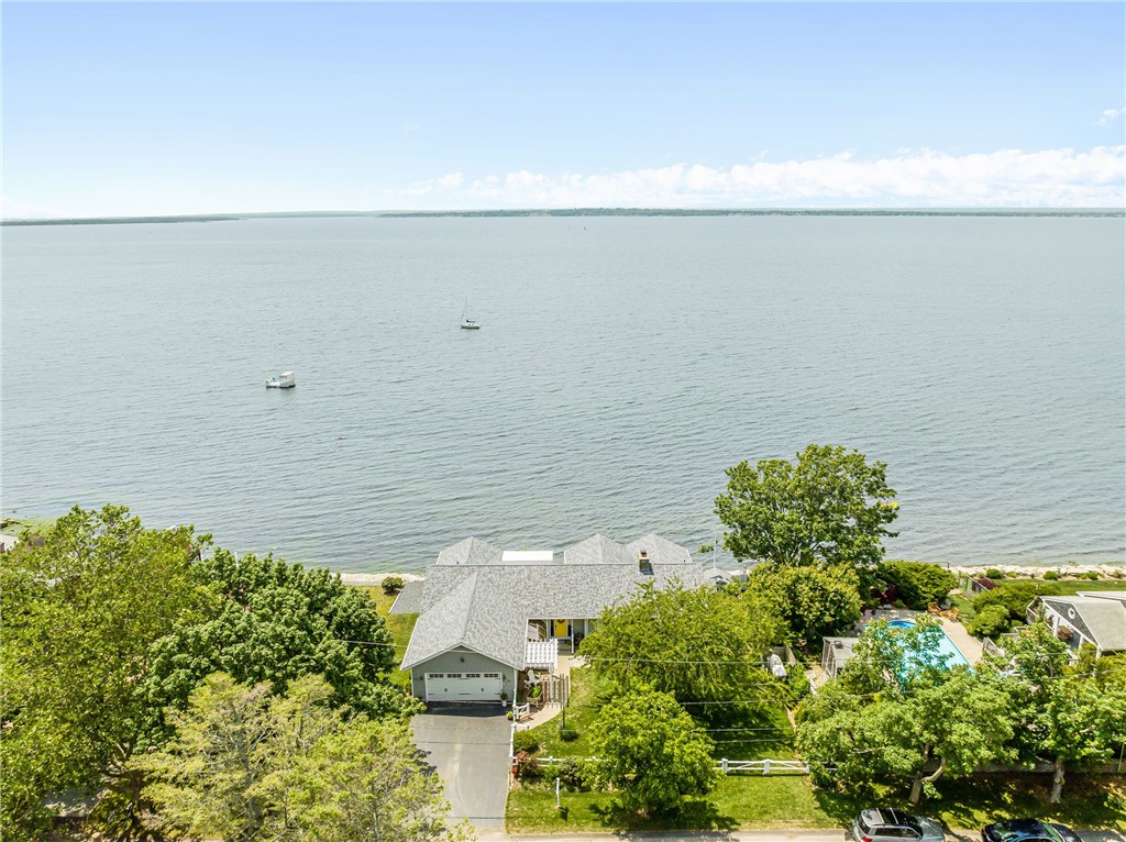 35 Brookwood Road Bristol, RI 02809 - Photo 2 of 48