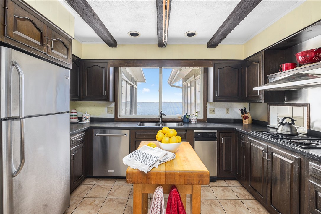 35 Brookwood Road Bristol, RI 02809 - Photo 32 of 48