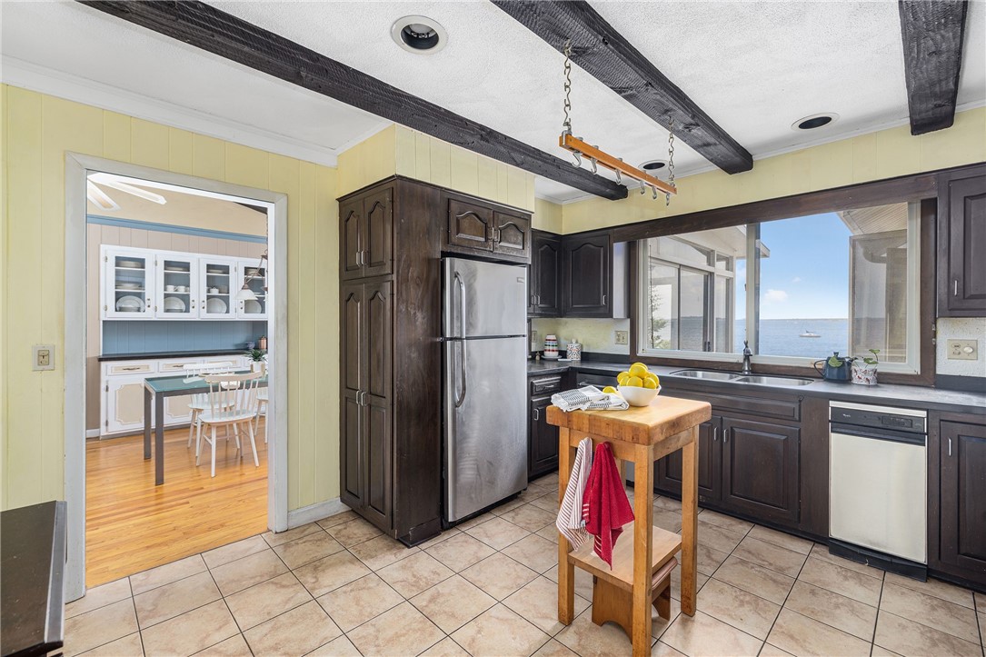 35 Brookwood Road Bristol, RI 02809 - Photo 33 of 48