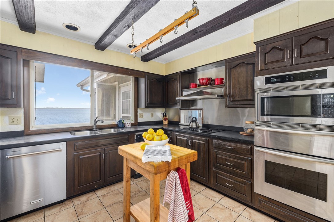 35 Brookwood Road Bristol, RI 02809 - Photo 34 of 48