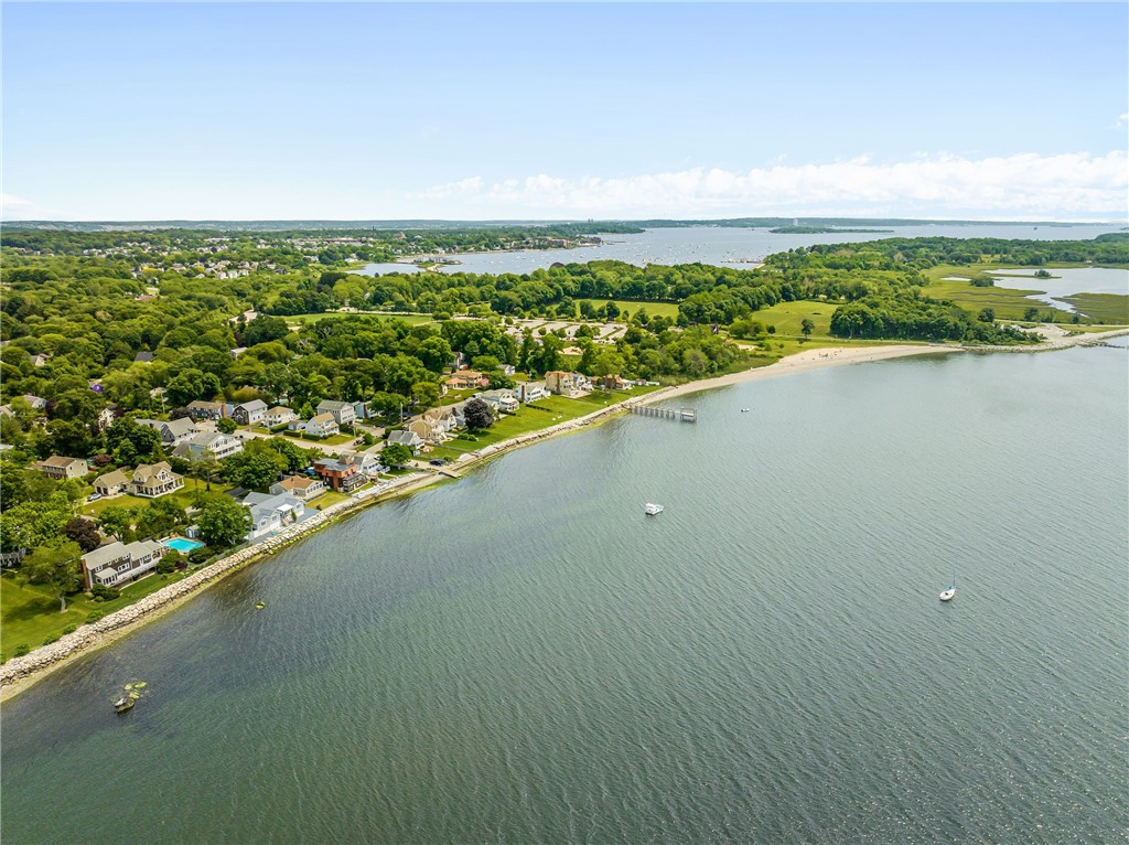 35 Brookwood Road Bristol, RI 02809 - Photo 4 of 48