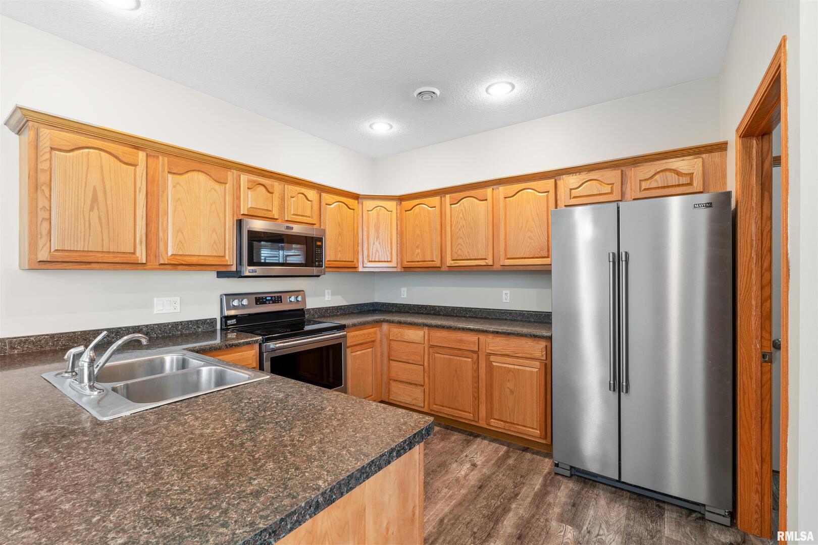 17 Cherry Hampton, IL 61256 - Photo 7 of 26 Gallery Image 7