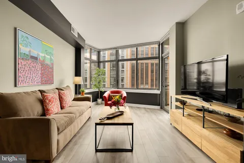 $479,000 | 460 New York Avenue Northwest, Unit 701, Washington, DC 20001