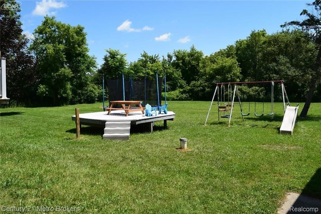 8052 North Bray Road Mount Morris, MI 48458 - Photo 5 of 39 30068275_4.jpg