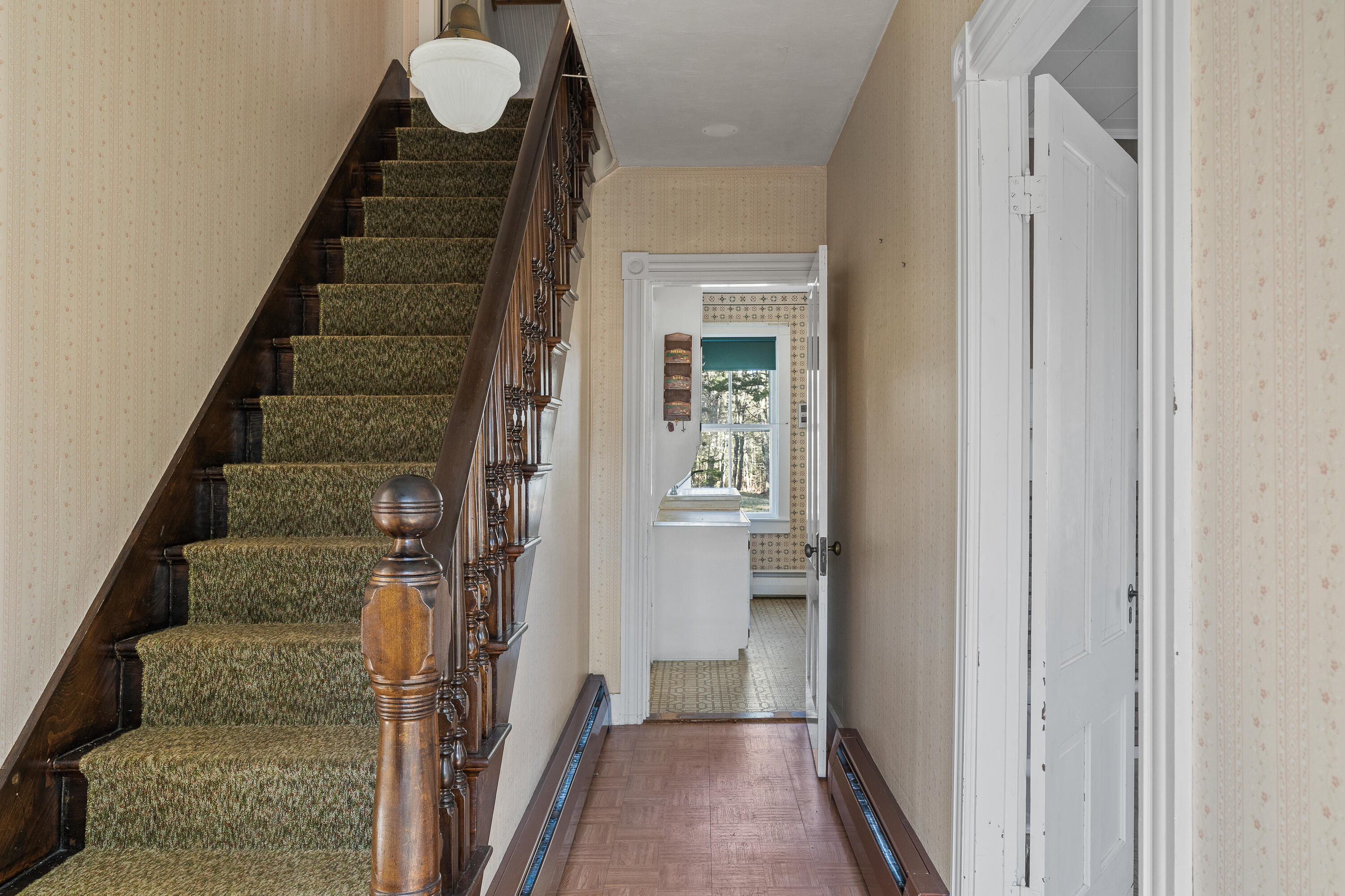 260 Ocean Point Road Boothbay Harbor, ME 04538 - Photo 15 of 65 Center hallway
