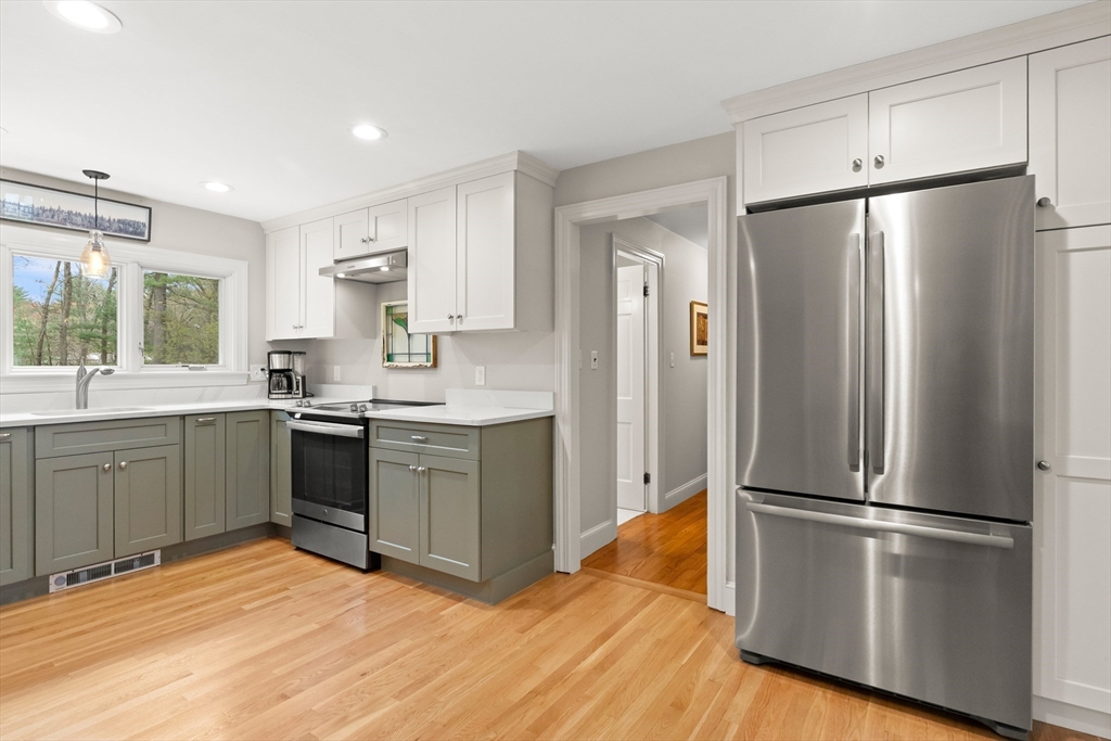 27 Colrain Road Topsfield, MA 01983 - Photo 14 of 42