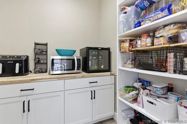 $837,000 | 11 Cardinal Circle, Lake Ozark, MO 65049