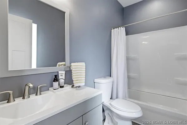 $837,000 | 11 Cardinal Circle, Lake Ozark, MO 65049