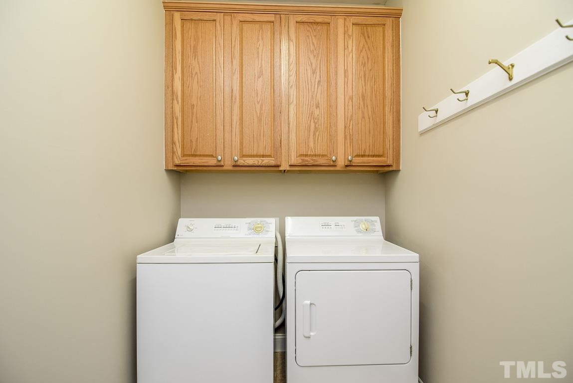 3813 April Place Raleigh, NC 27612 - Photo 20 of 25 Laundry