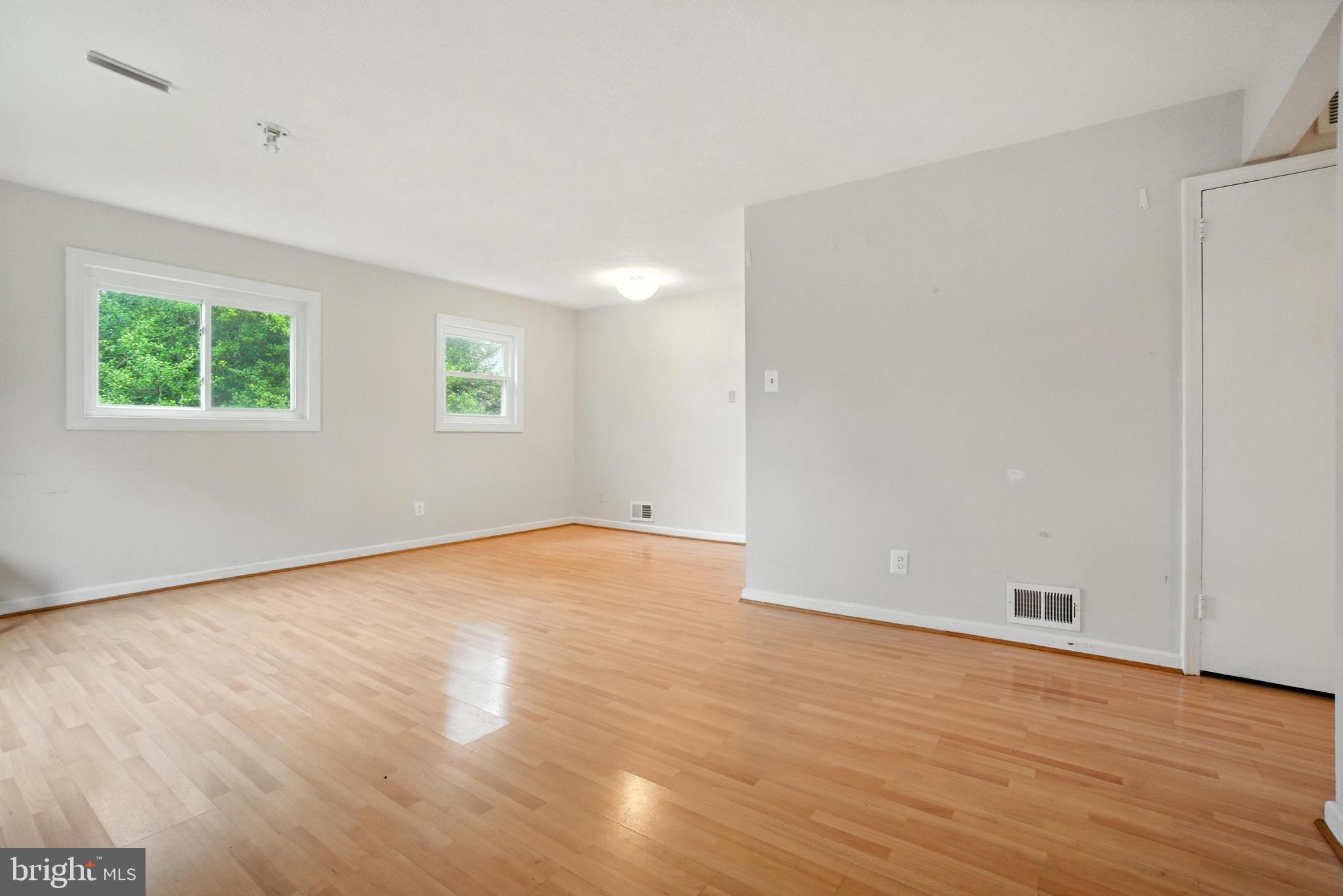 2816 Denley Place Silver Spring, MD 20906 - Photo 4 of 40