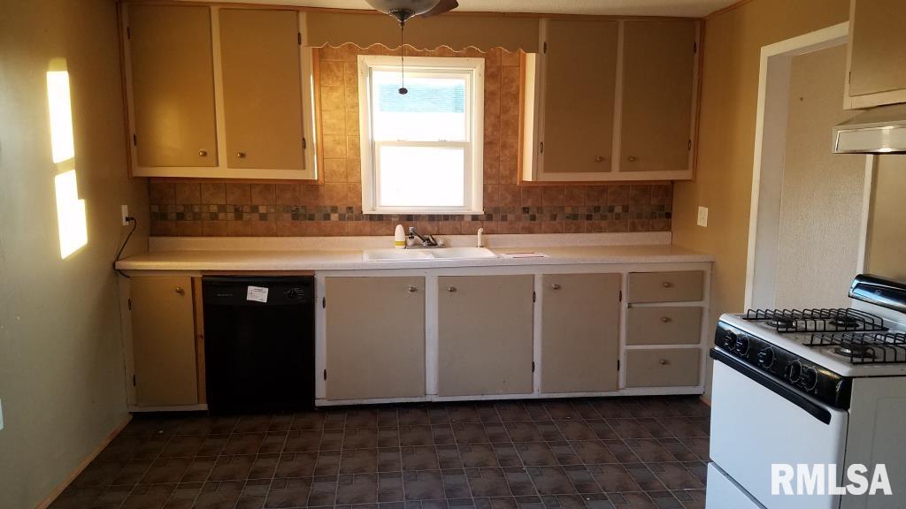 618 6th Street Colona, IL 61241 - Photo 3 of 9 Gallery Image 3