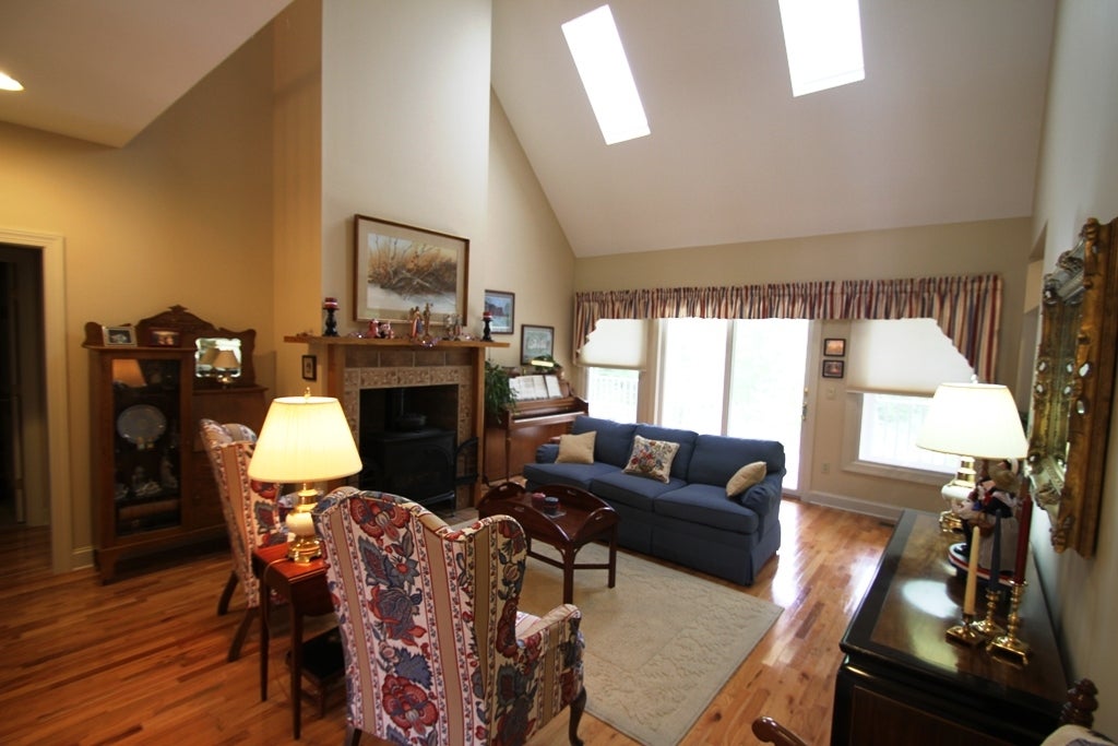 107 Fox Ridge Road Ronceverte, WV 24970 - Photo 9 of 38 Vaulted Ceilings