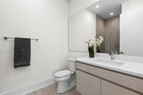 $4,595 | 159 West North Avenue, Unit 201, Chicago, IL 60610