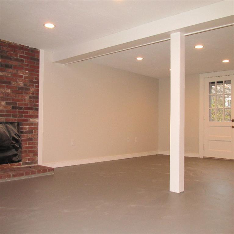 1 Mashnee Road Bourne, MA 02532 - Photo 17 of 29 a view of an empty room with a window