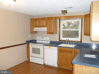 1317 Wickell Road Odenton, MD 21113 - Photo 4 of 21 Kitchen