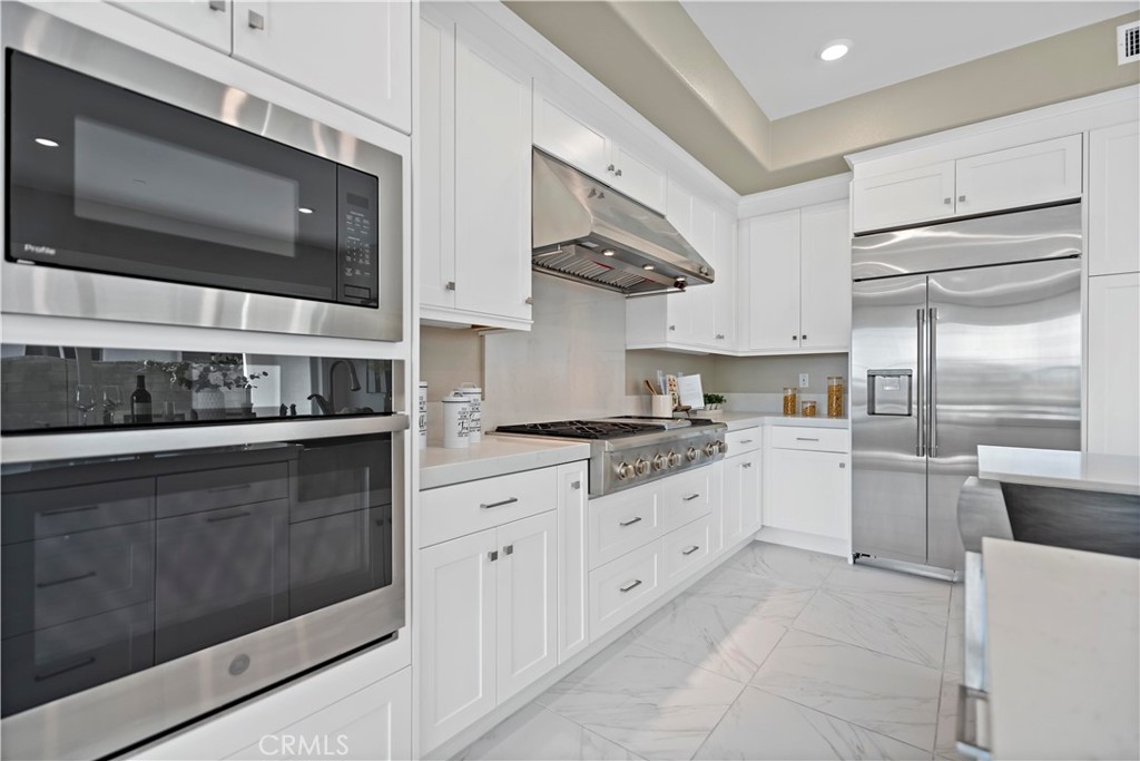 168 Perspective Irvine, CA 92618 - Photo 10 of 62