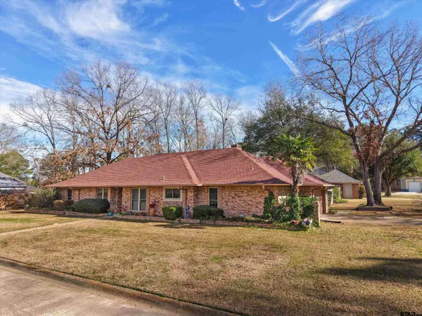 $324,900 | 306 Pueblo Drive, Gilmer, TX 75644