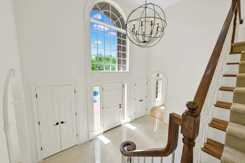 $2,695,000 | 2146 West Columbia Court, Mequon, WI 53092