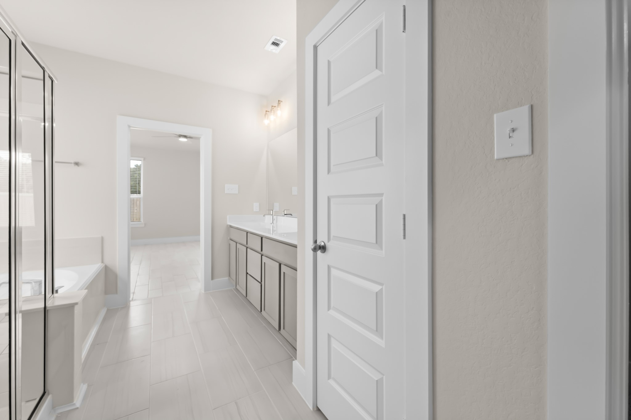 18423 Windy Knl Way Houston, TX 77084 - Photo 20 of 39 a view of a hallway