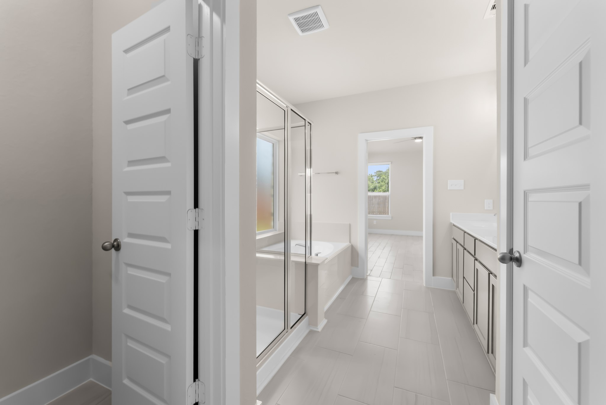 18423 Windy Knl Way Houston, TX 77084 - Photo 21 of 39 a view of a hallway