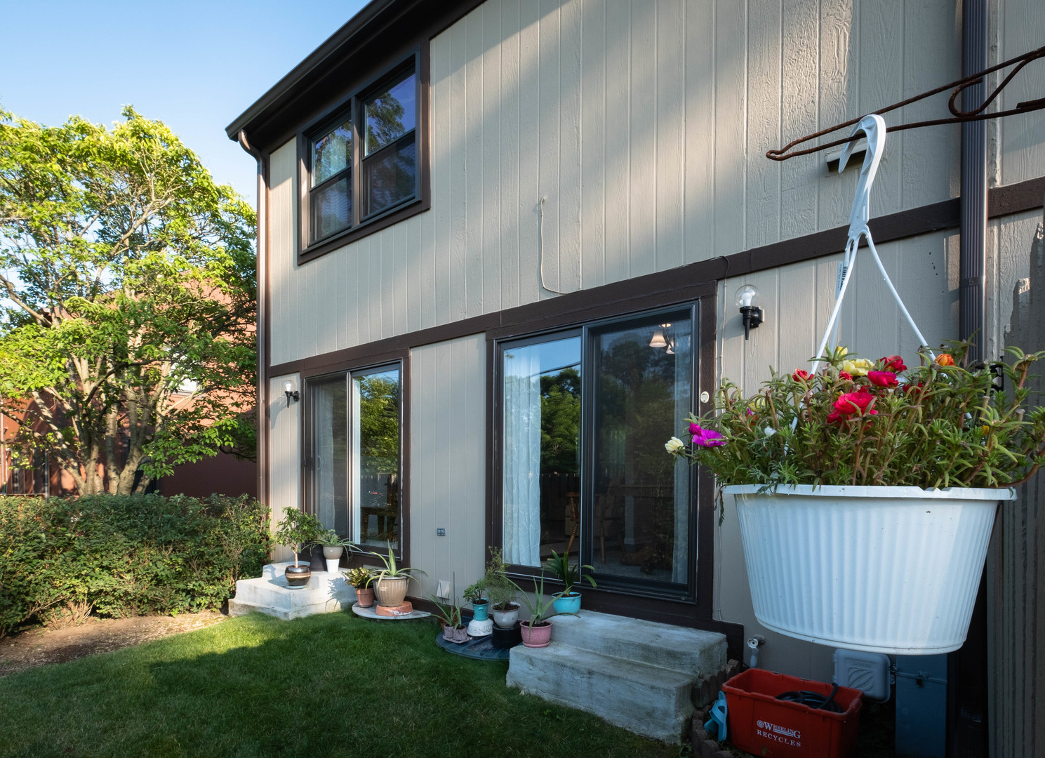 335 Shadow Bend Drive Wheeling, IL 60090 - Photo 20 of 21 a front view of a house having yard