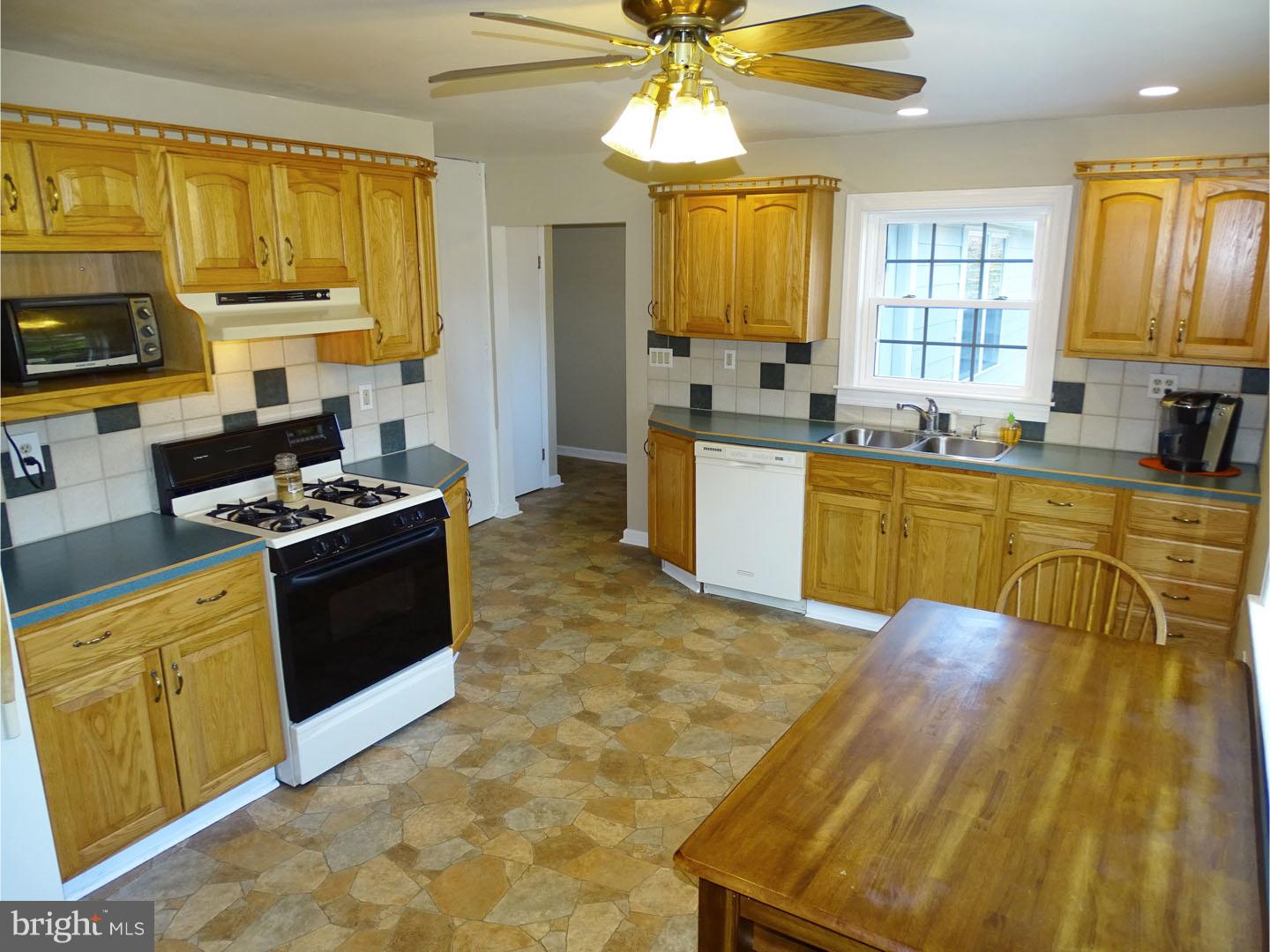 2650 Windy Bush Road Newtown, PA 18940 - Photo 6 of 25 Gallery Image 6