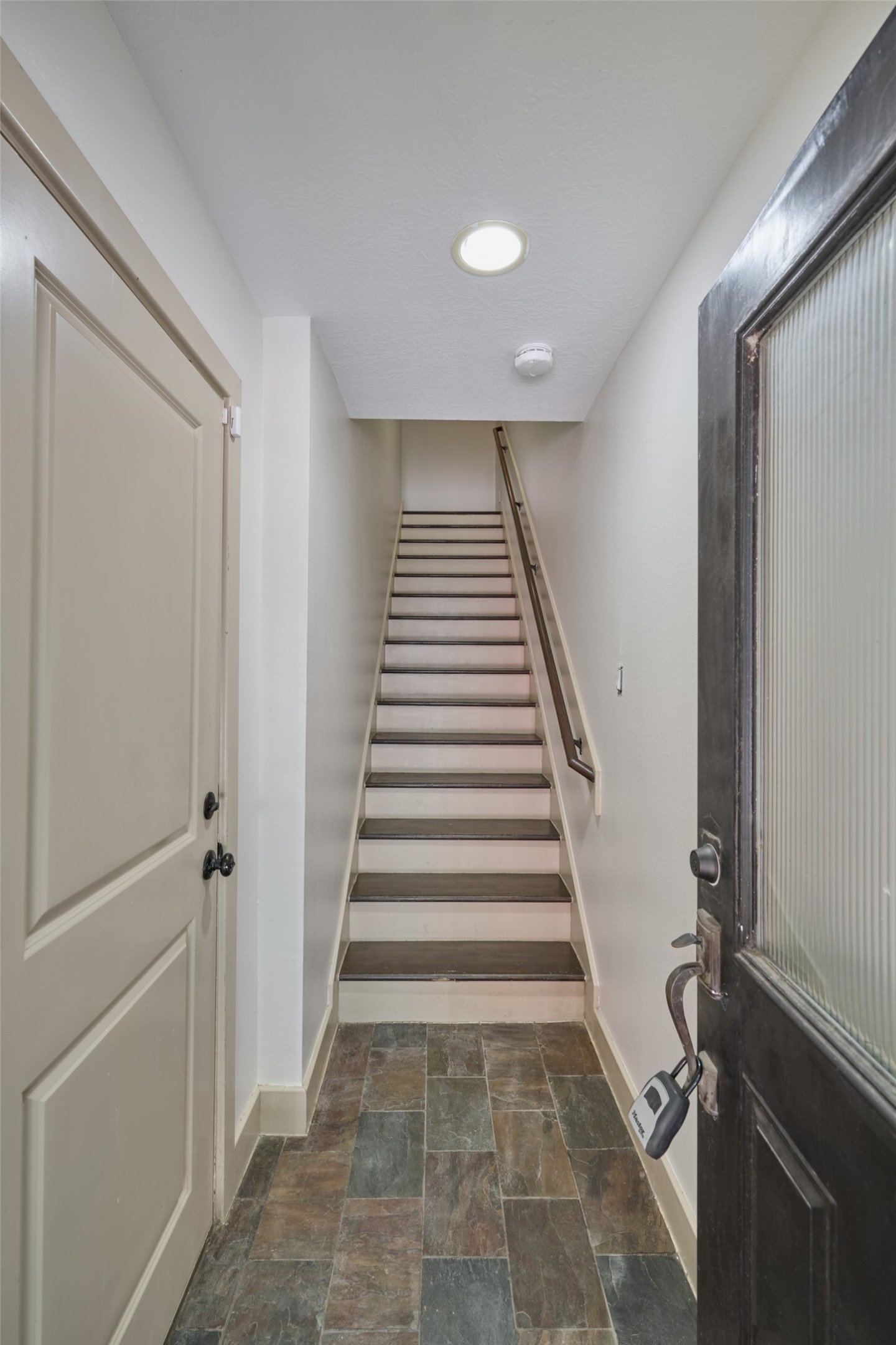 2422 Navigation Boulevard, Unit E Houston, TX 77003 - Photo 6 of 29 a view of entryway