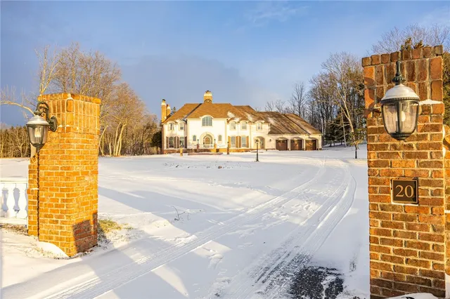 $699,000 | 20 Windham Hill, Mendon, NY 14506