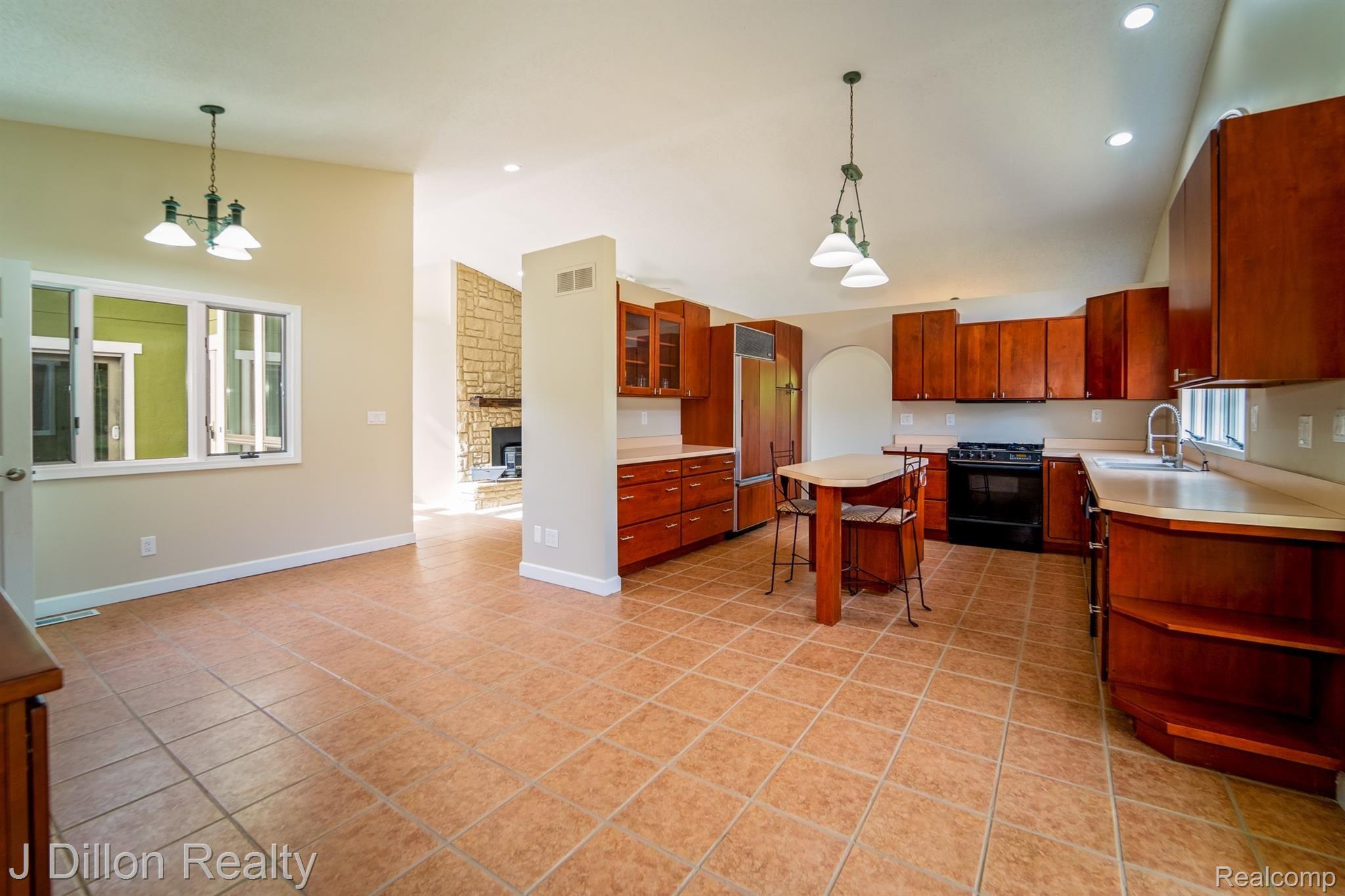 4372 Walsh Road Whitmore Lake, MI 48189 - Photo 29 of 40 4372 Walsh-68.jpg