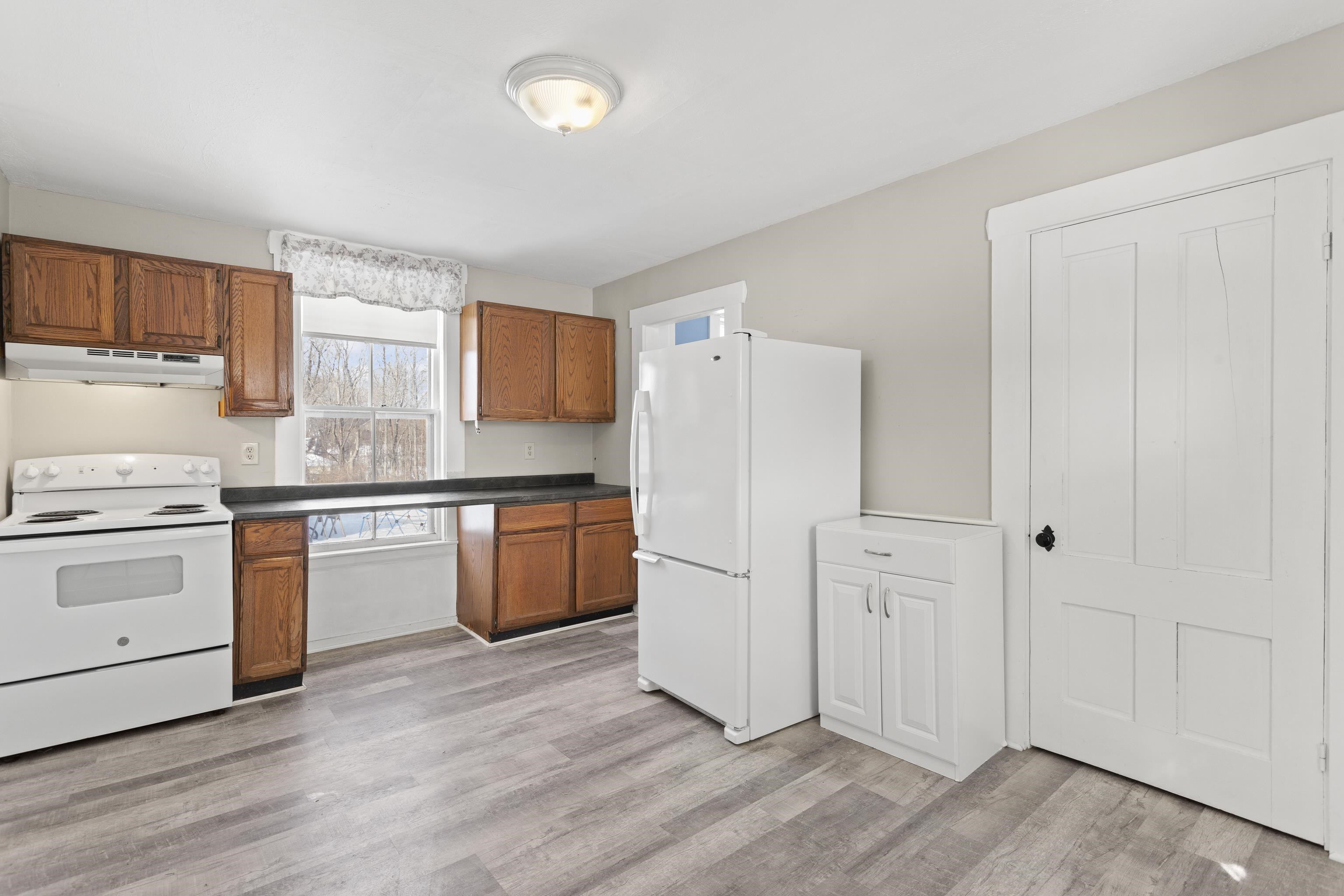 28 Back River Road Dover, NH 03820 - Photo 4 of 58