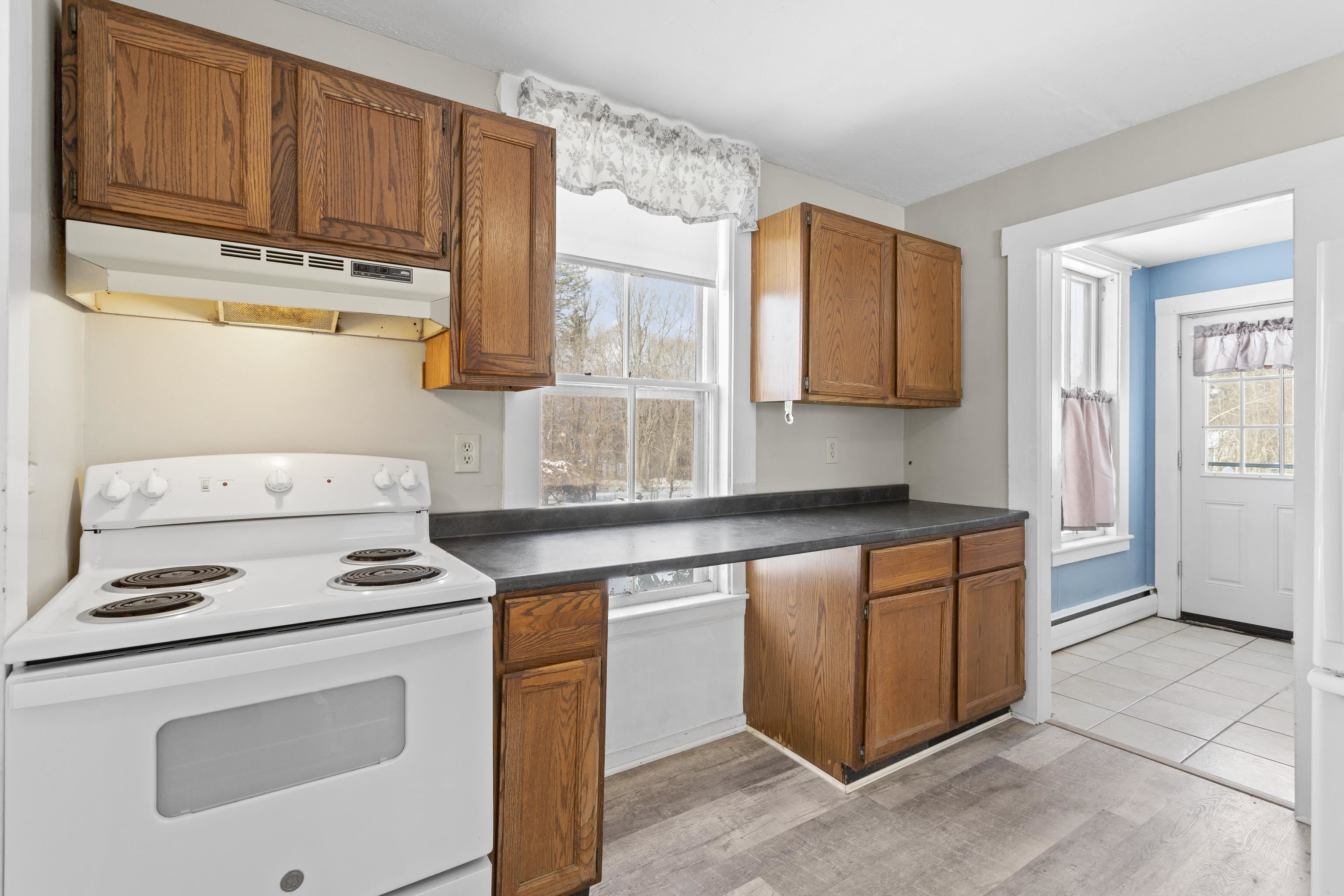 28 Back River Road Dover, NH 03820 - Photo 7 of 58