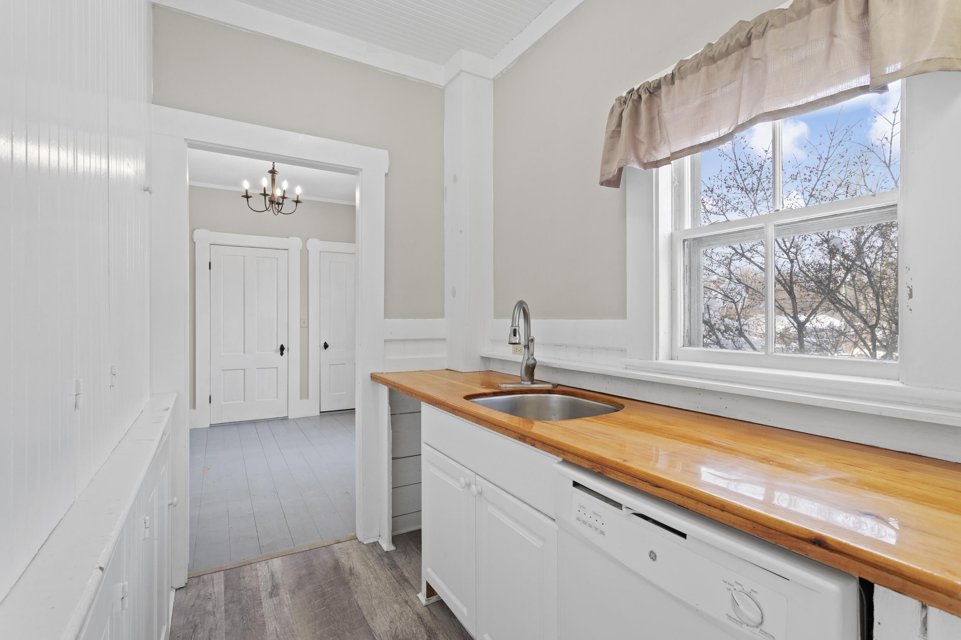 28 Back River Road Dover, NH 03820 - Photo 8 of 58