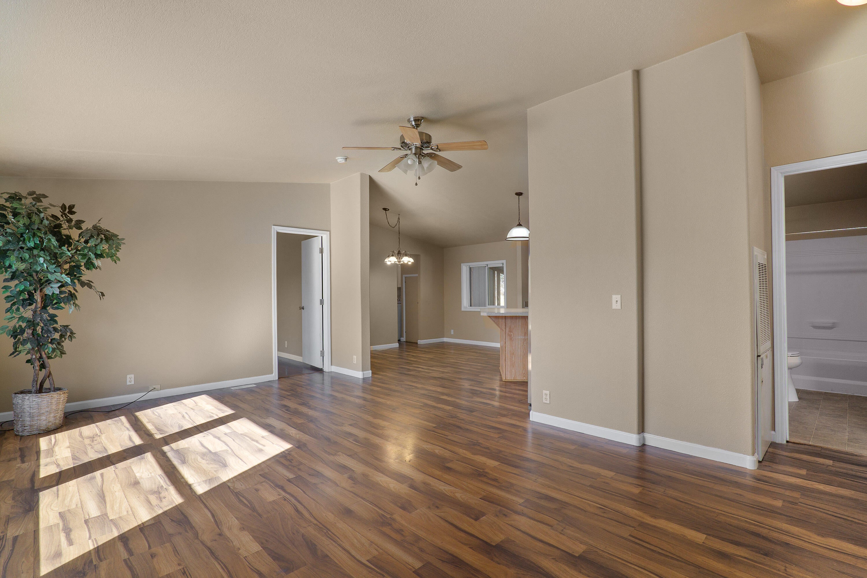 7820 North Applegate Road Grants Pass, OR 97527 - Photo 5 of 35 7820NApplegateRd-005