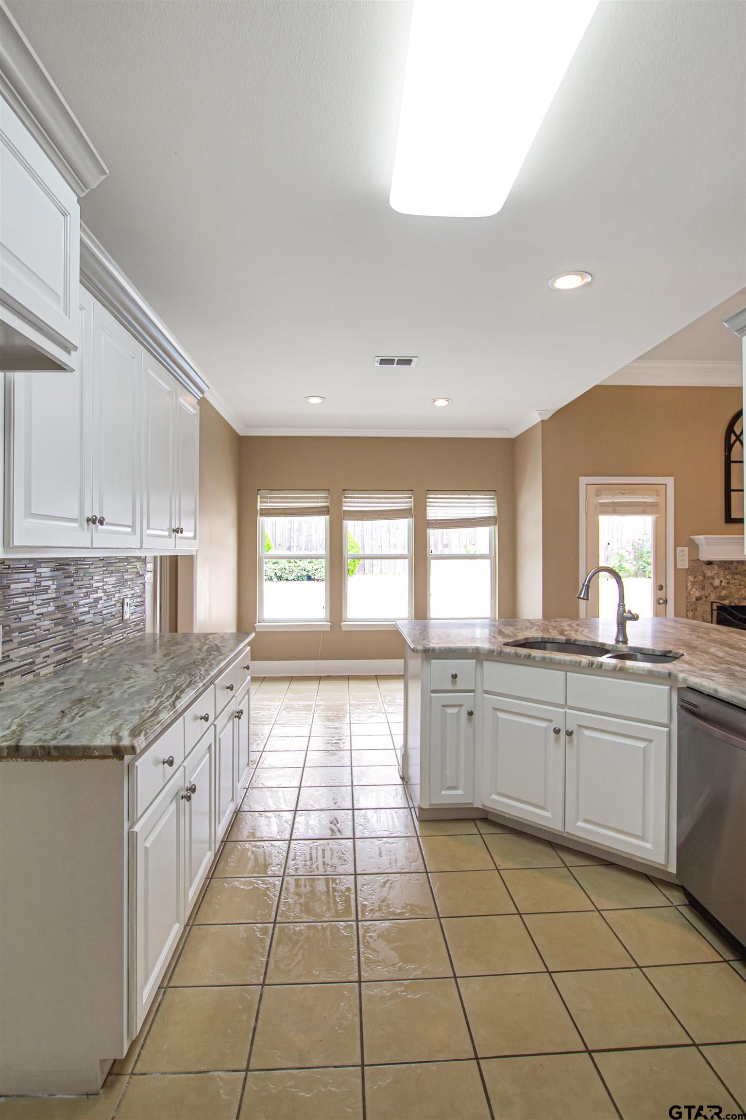 812 Rugby Lane Whitehouse, TX 75791 - Photo 8 of 40