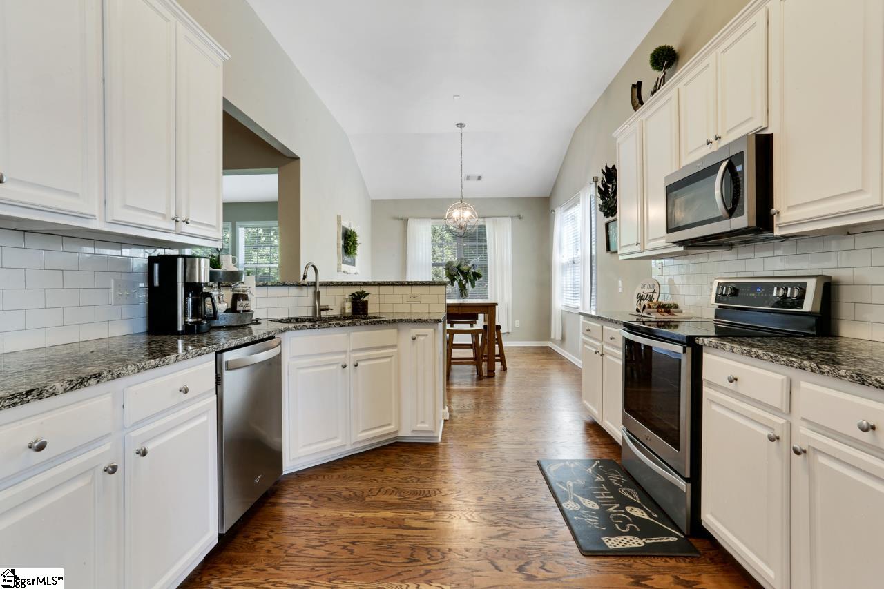 32 Canso Street Greenville, SC 29607 - Photo 8 of 28 Gallery Image 8