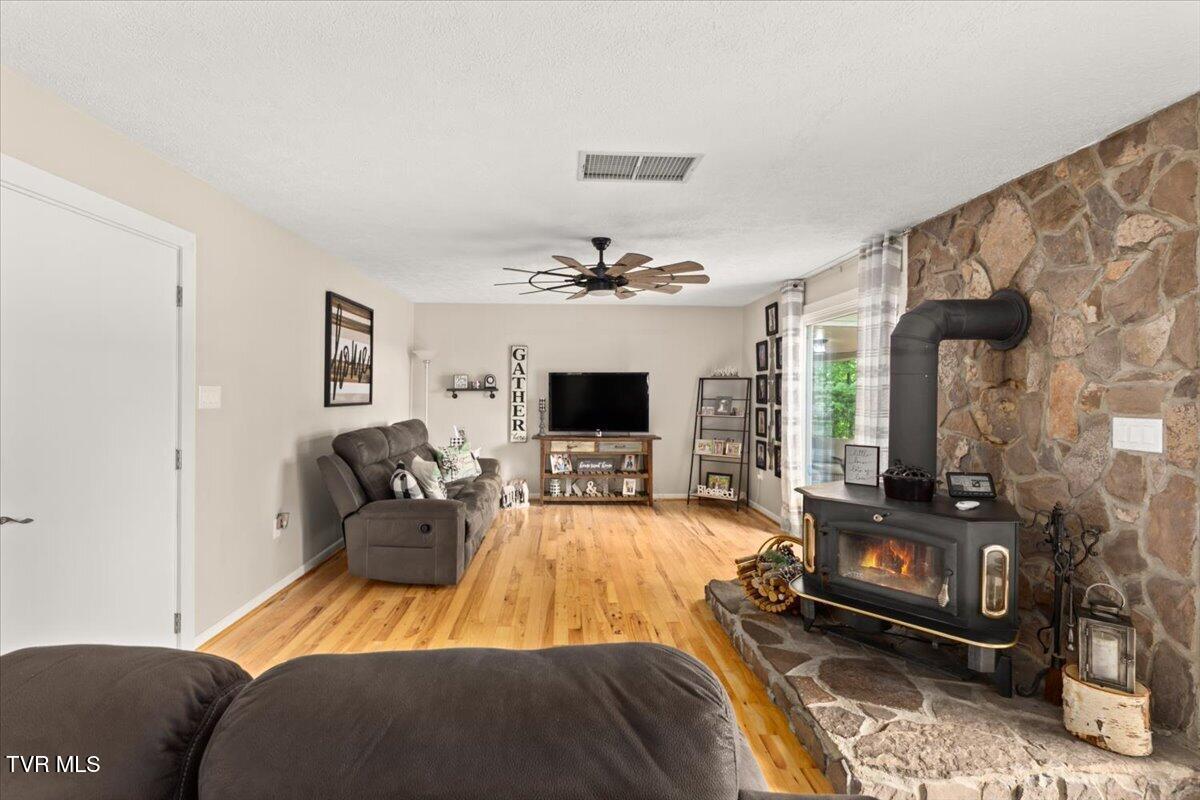 1594 Christian Bend Road Church Hill, TN 37642 - Photo 19 of 123 083-128A2516
