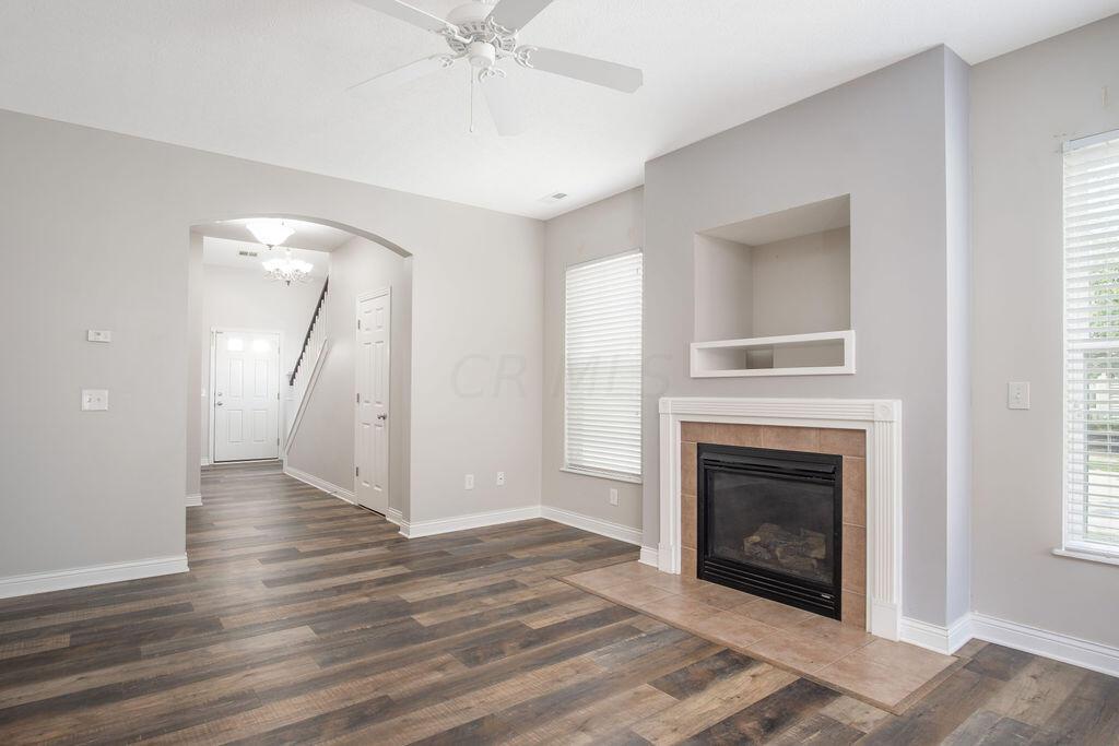 6051 Hayden Farms Road Dublin, OH 43016 - Photo 4 of 34 Living Room