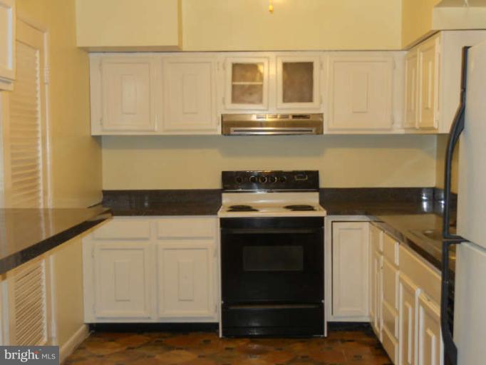 804 Kenbrook Drive Silver Spring, MD 20902 - Photo 3 of 30 Kitchen